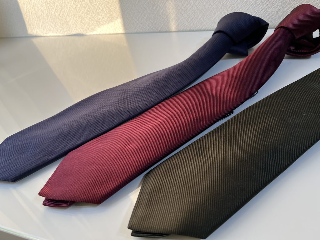 ネクタイの色は相手を思いやる気持ちで選択してみよう
