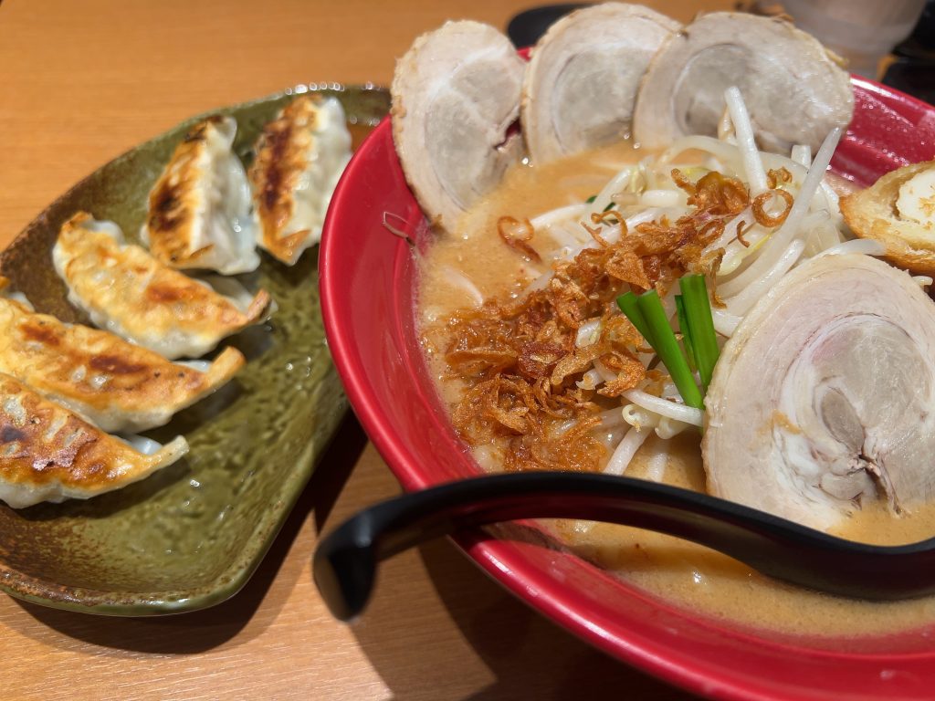 普段食べないのになぜか出張に行くと食べたくなるもの