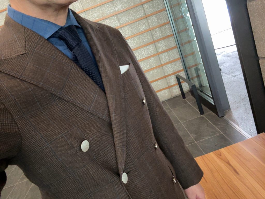 ジャケットの胸ポケットにはチーフを・・・そして忘れてしまったときは・・・