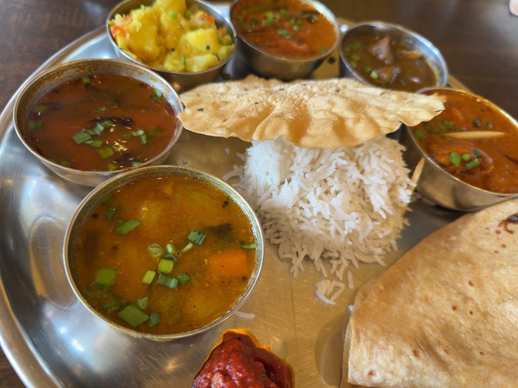 インドカレーも服飾もグローバルな世界で進化している