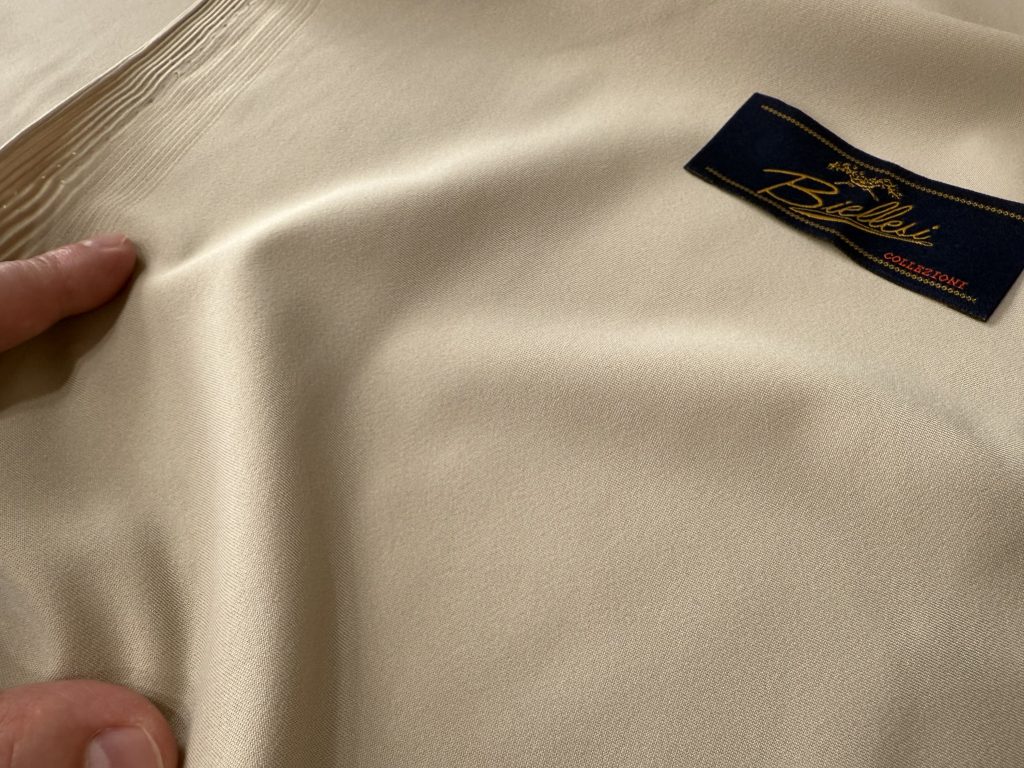 タテヨコに伸びるストレッチ